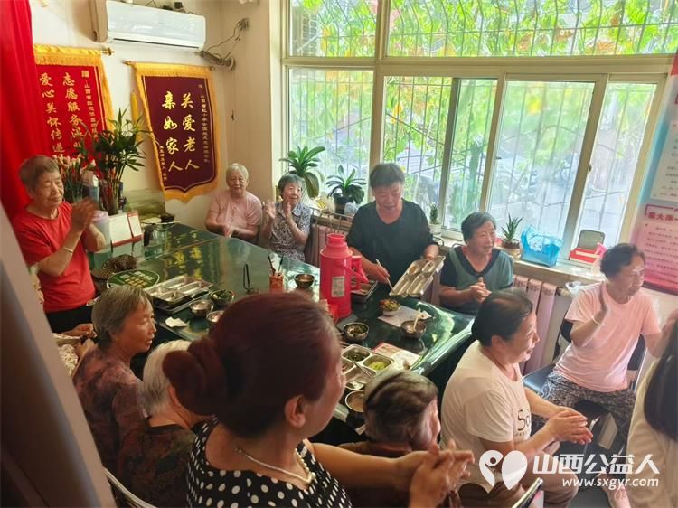 太原市窦大姐志愿者团队服务红志协承接的山西省灯塔慈善救助基金会关爱老人的幸福食堂免费午餐项目 - 第5张