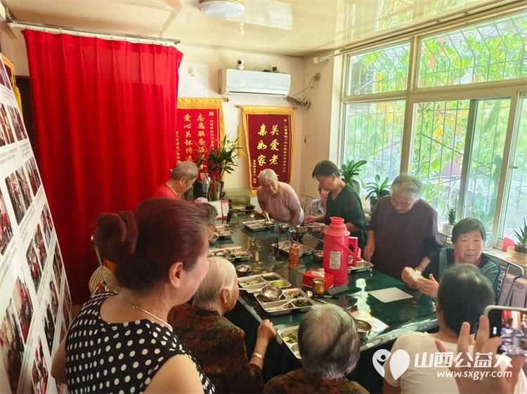 太原市窦大姐志愿者团队服务红志协承接的山西省灯塔慈善救助基金会关爱老人的幸福食堂免费午餐项目 - 第6张