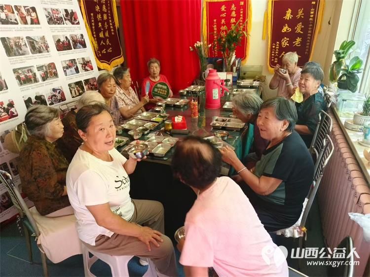 太原市窦大姐志愿者团队服务红志协承接的山西省灯塔慈善救助基金会关爱老人的幸福食堂免费午餐项目 - 第3张