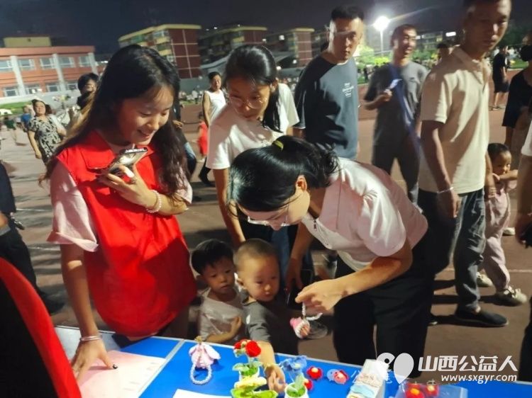 因为有你爱不罕见关爱罕见病公益市集全国联动----介休市北关街道彦博路社区志愿者协会与杭州蔻德罕见病关爱中心携手共进一场意义非凡的爱心义卖活动 - 第4张 - 山西公益人 因为有你爱不罕见关爱罕见病公益市集全国联动----介休市北关街道彦博路社区志愿者协会与杭州蔻德罕见病关爱中心携手共进一场意义非凡的爱心义卖活动 - 第4张