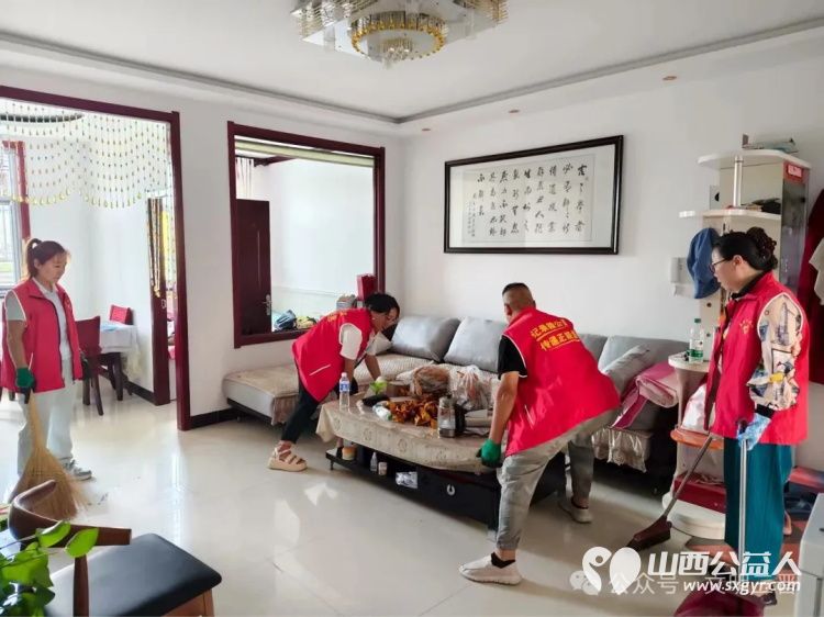 益起来爱心暖东冶----五台爱心团队在东冶镇凯欣园小区发生的天然气爆炸事故后服务空巢老人的生活用行动为群众办实事 - 第2张