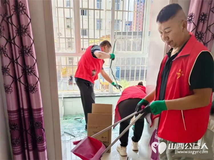 益起来爱心暖东冶----五台爱心团队在东冶镇凯欣园小区发生的天然气爆炸事故后服务空巢老人的生活用行动为群众办实事 - 第9张