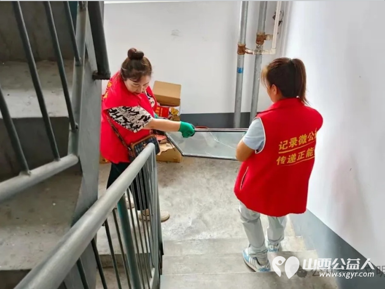 益起来爱心暖东冶----五台爱心团队在东冶镇凯欣园小区发生的天然气爆炸事故后服务空巢老人的生活用行动为群众办实事 - 第5张