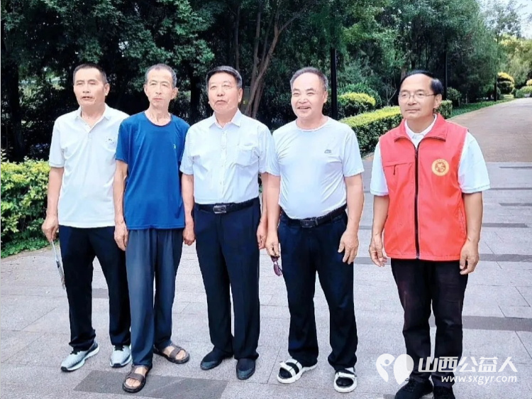 忻府区广播便民服务群携手多家公益团队在忻州市体育公园举行纪念抗日战争胜利80周年公益演出 - 第9张 - 山西公益人 忻府区广播便民服务群携手多家公益团队在忻州市体育公园举行纪念抗日战争胜利80周年公益演出 - 第9张