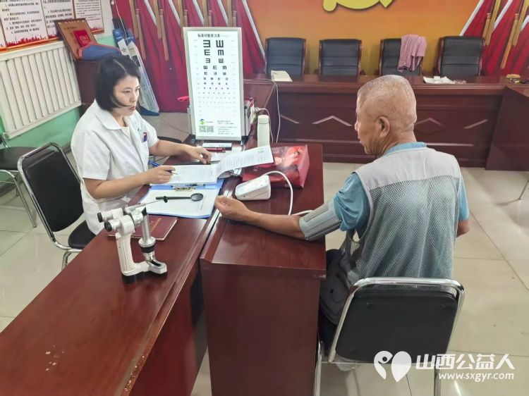 介休市敬老协会孝善行之敬老助老活动2025年8月23日走进张兰镇上梁村为60岁以上所有老人们爱心理发义诊 - 第15张 - 山西公益人 介休市敬老协会孝善行之敬老助老活动2025年8月23日走进张兰镇上梁村为60岁以上所有老人们爱心理发义诊 - 第15张