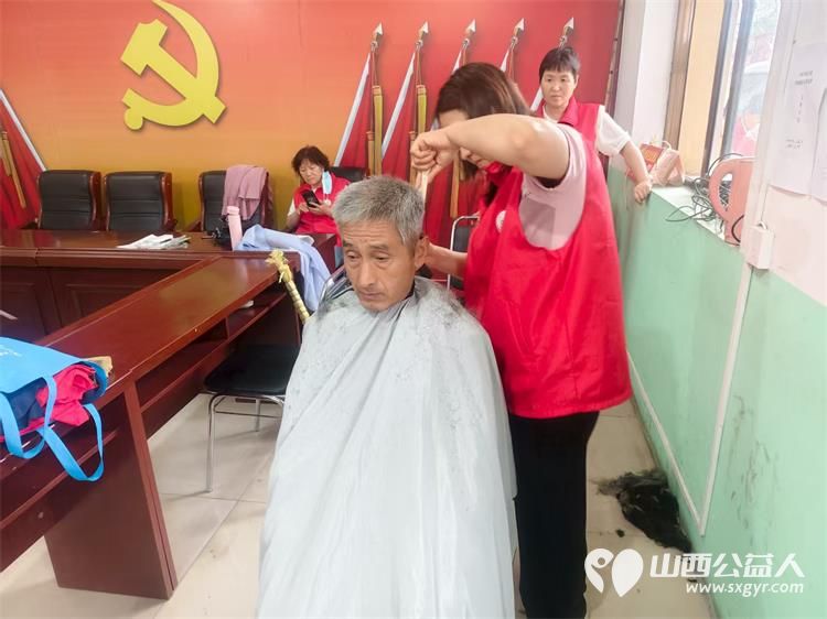 介休市敬老协会孝善行之敬老助老活动2025年8月23日走进张兰镇上梁村为60岁以上所有老人们爱心理发义诊 - 第12张 - 山西公益人 介休市敬老协会孝善行之敬老助老活动2025年8月23日走进张兰镇上梁村为60岁以上所有老人们爱心理发义诊 - 第12张