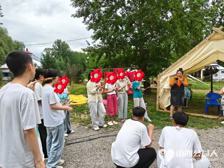 以爱为纽带在自然中传递温暖 岚县公益365爱心协会组织30余名阳光亲人陪伴志愿者与服务对象齐聚于此岚县岚城镇闹沐浴村举办阳光亲人----亲情陪伴活动 - 第6张 - 山西公益人 以爱为纽带在自然中传递温暖 岚县公益365爱心协会组织30余名阳光亲人陪伴志愿者与服务对象齐聚于此岚县岚城镇闹沐浴村举办阳光亲人----亲情陪伴活动 - 第6张