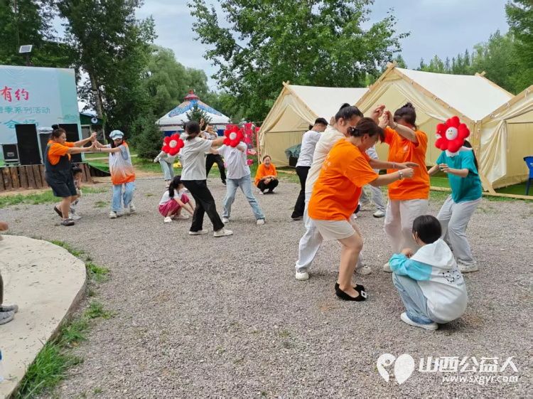 以爱为纽带在自然中传递温暖 岚县公益365爱心协会组织30余名阳光亲人陪伴志愿者与服务对象齐聚于此岚县岚城镇闹沐浴村举办阳光亲人----亲情陪伴活动 - 第11张 - 山西公益人 以爱为纽带在自然中传递温暖 岚县公益365爱心协会组织30余名阳光亲人陪伴志愿者与服务对象齐聚于此岚县岚城镇闹沐浴村举办阳光亲人----亲情陪伴活动 - 第11张