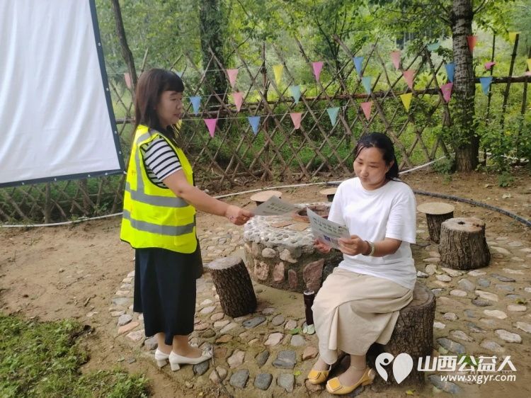 忻州市环保志愿者协会走进云中河上游生态园开展环保主题宣传活动活动得到了游园群众的广泛好评共同为忻州打造绿色宜居环境筑牢基础 - 第3张