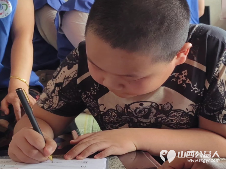 长治市小雨点公益志愿者协会思源分会助学三名困境家庭学生圆梦活动为每位学生捐赠人民币1000元帮助他们完成学业 - 第8张 - 山西公益人 长治市小雨点公益志愿者协会思源分会助学三名困境家庭学生圆梦活动为每位学生捐赠人民币1000元帮助他们完成学业 - 第8张