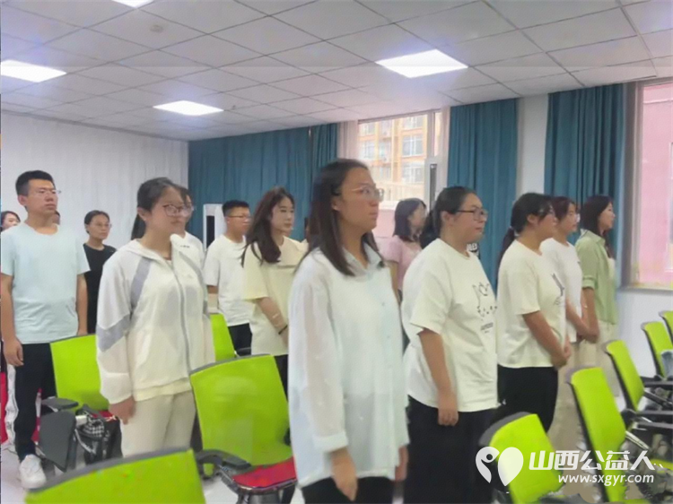 青春绽芳华这些瞬间太燃了！吕梁市离石区青年志愿者协会2025年学生暑期社会实践活动总结表扬会 - 第2张