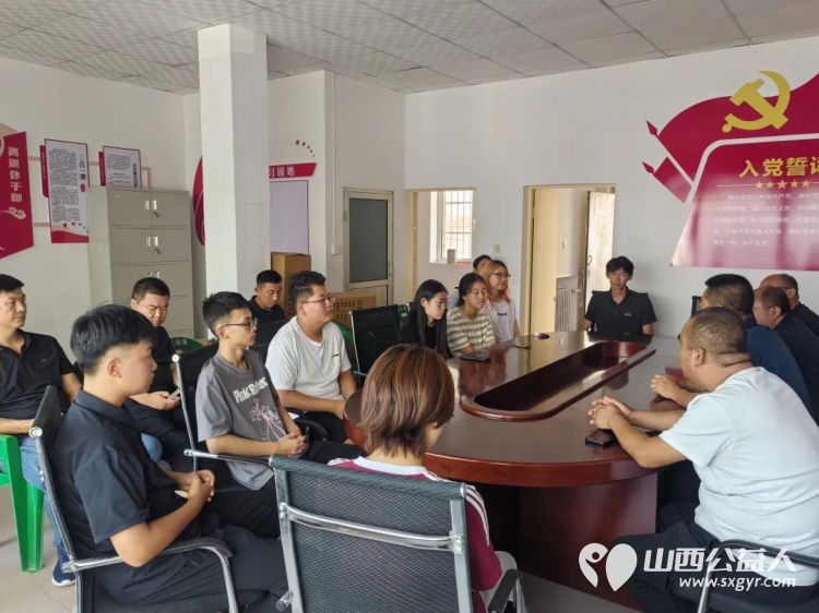 兴县同城爱心公益协会召开志愿者子女中高考升学座谈会向今年参加中高考的9名志愿者子女表示热烈祝贺为他们升入大学和高中送去协会的关怀和温暖 - 第3张 - 山西公益人 兴县同城爱心公益协会召开志愿者子女中高考升学座谈会向今年参加中高考的9名志愿者子女表示热烈祝贺为他们升入大学和高中送去协会的关怀和温暖 - 第3张