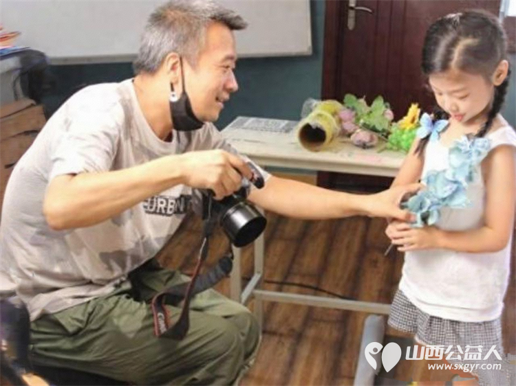 太原市滨东社区开展夏日迷彩小英雄公益摄影活动----为儿童留下迷彩童年助力孩子们健康快乐成长 - 第1张 - 山西公益人 太原市滨东社区开展夏日迷彩小英雄公益摄影活动----为儿童留下迷彩童年助力孩子们健康快乐成长 - 第1张