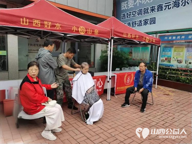 戎耀初心映山河薪火相传致荣光 老军营街道退役军人服务站联合太原市神舟老班长爱国拥军志愿服务团在老军营街道退役军人服务站门前开展志愿活动 - 第4张 - 山西公益人 戎耀初心映山河薪火相传致荣光 老军营街道退役军人服务站联合太原市神舟老班长爱国拥军志愿服务团在老军营街道退役军人服务站门前开展志愿活动 - 第4张