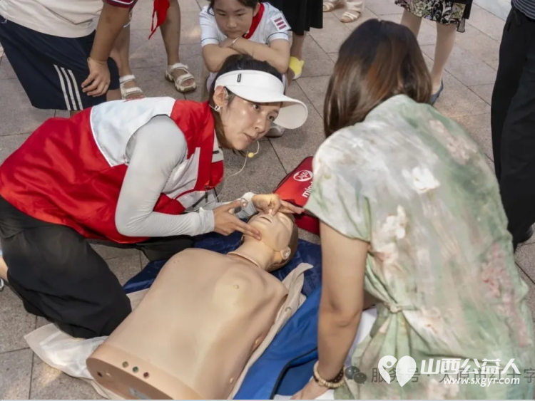 人道之光点亮和平之城：太原市红十字会举办世界人道主义日活动山西省红十字志愿者协会组织志愿者参加活动 - 第6张