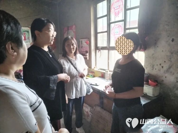 长治市义工协会开展秋季助学活动资助3所学校3名困难学生学费及生活补贴5329元解决了困难学生的燃眉之急 - 第1张