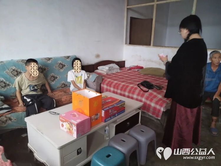 长治市义工协会开展秋季助学活动资助3所学校3名困难学生学费及生活补贴5329元解决了困难学生的燃眉之急 - 第3张