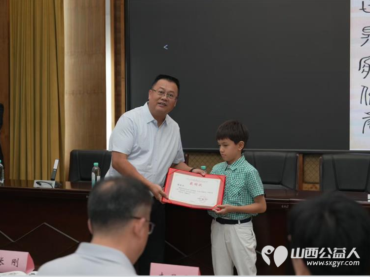 山西省红十字志愿者博爱书画院 书香画润公益行书画拍卖会 在省文联大厦展示近两百幅精美作品展示拍卖既能为公益项目奉献爱心也可获得捐赠证书 - 第8张