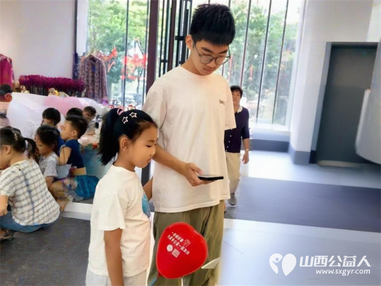 9·9公益日一块做好事 交城县顺风公益协会搭建公益互动区组织志愿者与市民面对面交流感谢大家慷慨解囊奉献爱心的热情 - 第7张