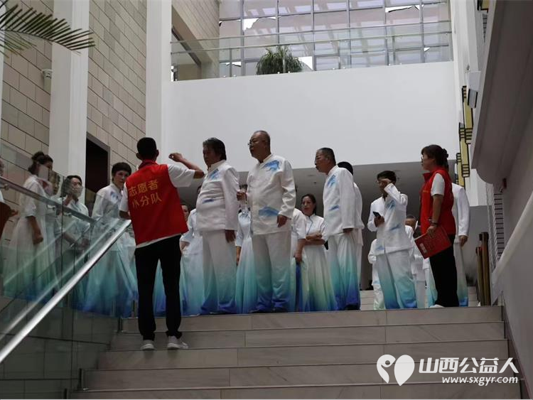 奋进新征程建功新时代 2025年山西省群众文化活动合唱大赛（决赛）落下帷幕太原市志愿者小分队提供了全方位的服务包括赛事组织现场引导后勤保障等 - 第16张