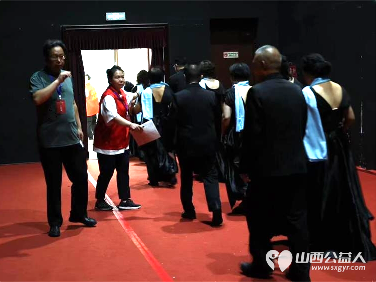 奋进新征程建功新时代 2025年山西省群众文化活动合唱大赛（决赛）落下帷幕太原市志愿者小分队提供了全方位的服务包括赛事组织现场引导后勤保障等 - 第21张