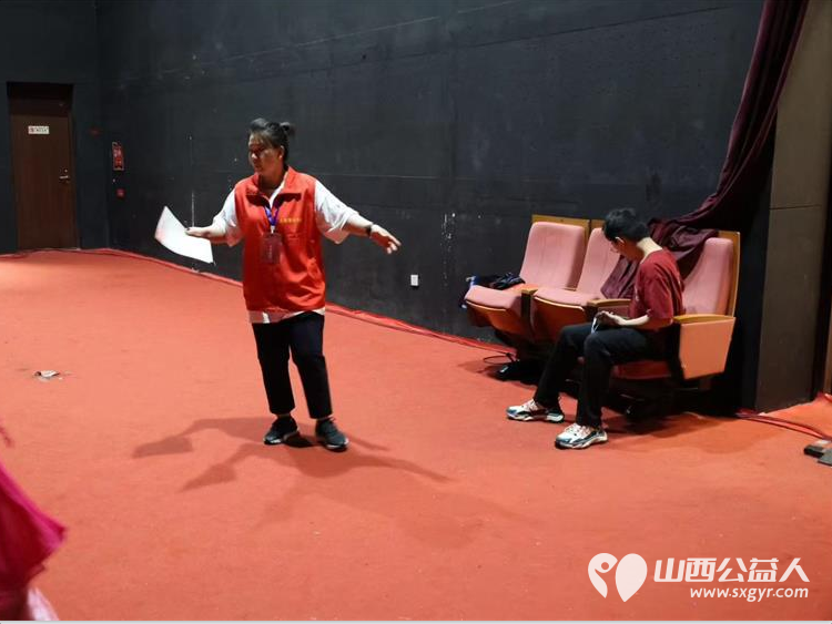 奋进新征程建功新时代 2025年山西省群众文化活动合唱大赛（决赛）落下帷幕太原市志愿者小分队提供了全方位的服务包括赛事组织现场引导后勤保障等 - 第23张