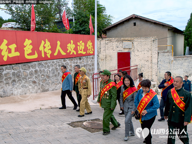 太原市小店区开展公民道德宣传日系列活动组织辖区道德模范身边好人代表分享志愿服务敬业奉献孝老爱亲的实践故事让榜样力量在互动中传递 - 第6张 - 山西公益人 太原市小店区开展公民道德宣传日系列活动组织辖区道德模范身边好人代表分享志愿服务敬业奉献孝老爱亲的实践故事让榜样力量在互动中传递 - 第6张