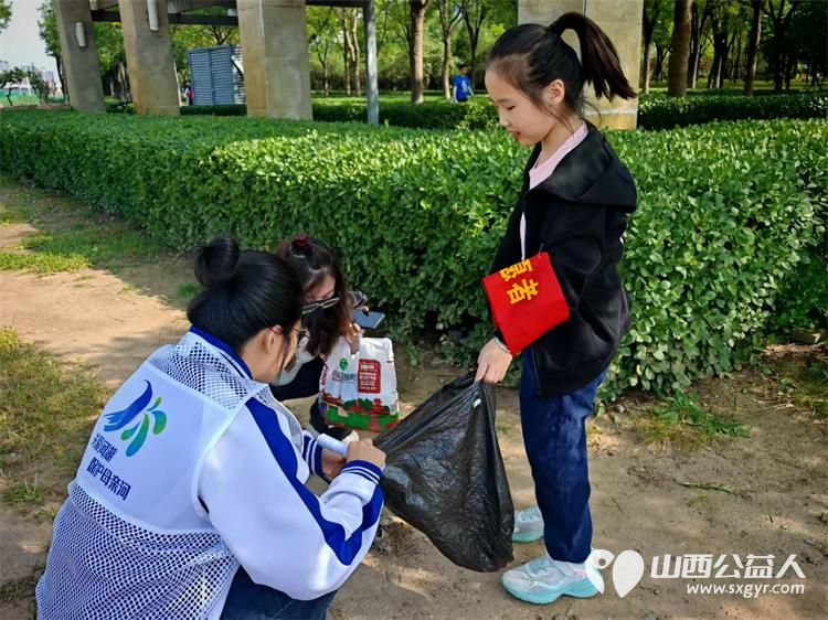 太原市儿童友好促进会公益专委会组织志愿者参加关爱河湖保护母亲河全省护河净滩联动行动 - 第7张 - 山西公益人 太原市儿童友好促进会公益专委会组织志愿者参加关爱河湖保护母亲河全省护河净滩联动行动 - 第7张
