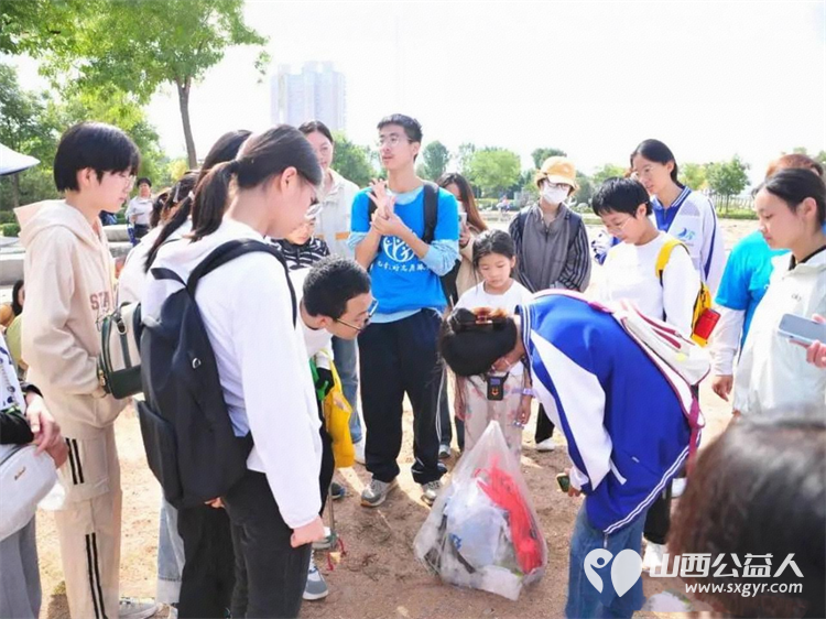 太原市儿童友好促进会公益专委会组织志愿者参加关爱河湖保护母亲河全省护河净滩联动行动 - 第9张 - 山西公益人 太原市儿童友好促进会公益专委会组织志愿者参加关爱河湖保护母亲河全省护河净滩联动行动 - 第9张