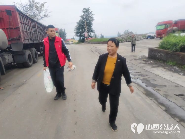 弘扬敬老美德共庆中秋佳节（纪实三）2025年9月22日介休市敬老协会给洪山镇、连福镇、义安镇、西南街道光明路社区70岁以上低保老人每人赠送20斤精粉2斤五仁月饼 - 第25张