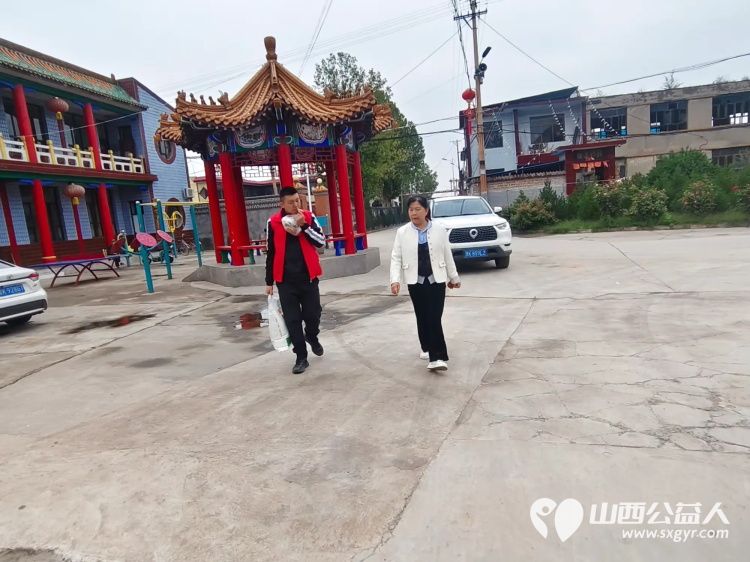 弘扬敬老美德共庆中秋佳节（纪实三）2025年9月22日介休市敬老协会给洪山镇、连福镇、义安镇、西南街道光明路社区70岁以上低保老人每人赠送20斤精粉2斤五仁月饼 - 第22张