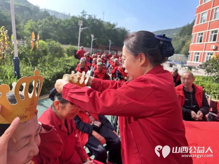 爱与温暖的汇聚----太原市杏花岭区比家美慈爱养护院九月集体生日会 - 第3张 - 山西公益人 爱与温暖的汇聚----太原市杏花岭区比家美慈爱养护院九月集体生日会 - 第3张