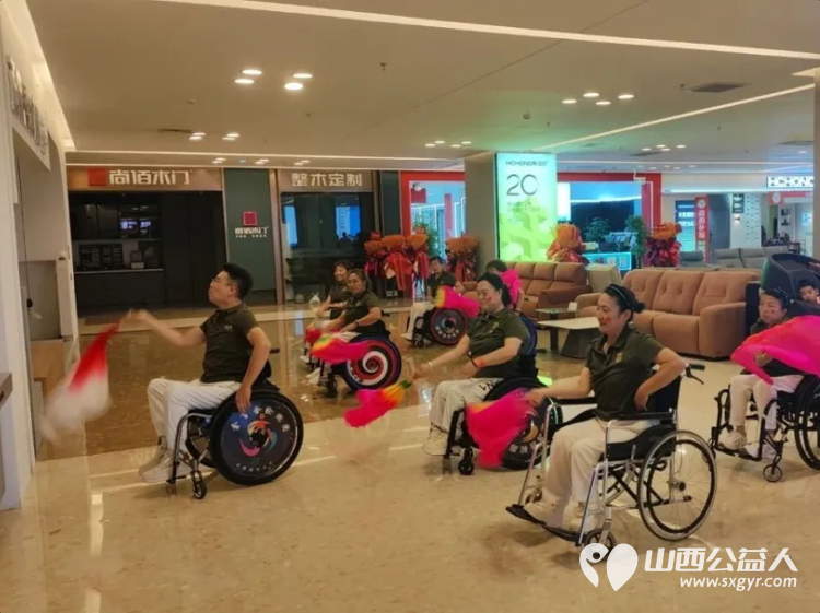 生命之光因爱闪耀----晋小爱星星之光公益演出感动落幕感谢每一位志愿者的无私付出感谢每一位爱心企业家的真诚相助更要感谢所有参与表演的孩子们 - 第16张 - 山西公益人 生命之光因爱闪耀----晋小爱星星之光公益演出感动落幕感谢每一位志愿者的无私付出感谢每一位爱心企业家的真诚相助更要感谢所有参与表演的孩子们 - 第16张