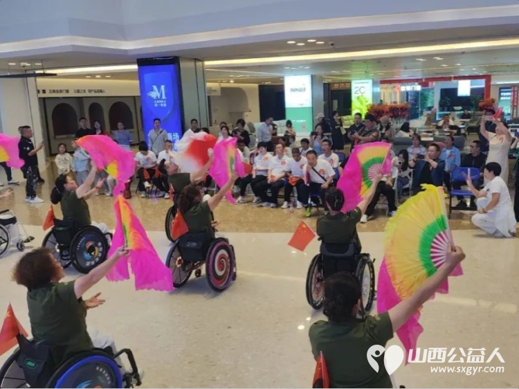 生命之光因爱闪耀----晋小爱星星之光公益演出感动落幕感谢每一位志愿者的无私付出感谢每一位爱心企业家的真诚相助更要感谢所有参与表演的孩子们 - 第17张 - 山西公益人 生命之光因爱闪耀----晋小爱星星之光公益演出感动落幕感谢每一位志愿者的无私付出感谢每一位爱心企业家的真诚相助更要感谢所有参与表演的孩子们 - 第17张