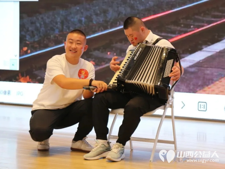 生命之光因爱闪耀----晋小爱星星之光公益演出感动落幕感谢每一位志愿者的无私付出感谢每一位爱心企业家的真诚相助更要感谢所有参与表演的孩子们 - 第13张 - 山西公益人 生命之光因爱闪耀----晋小爱星星之光公益演出感动落幕感谢每一位志愿者的无私付出感谢每一位爱心企业家的真诚相助更要感谢所有参与表演的孩子们 - 第13张