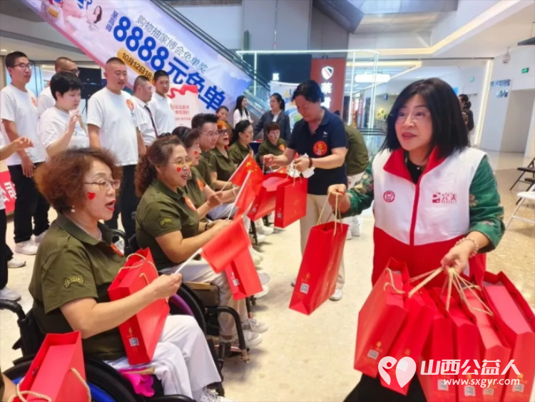 生命之光因爱闪耀----晋小爱星星之光公益演出感动落幕感谢每一位志愿者的无私付出感谢每一位爱心企业家的真诚相助更要感谢所有参与表演的孩子们 - 第30张 - 山西公益人 生命之光因爱闪耀----晋小爱星星之光公益演出感动落幕感谢每一位志愿者的无私付出感谢每一位爱心企业家的真诚相助更要感谢所有参与表演的孩子们 - 第30张