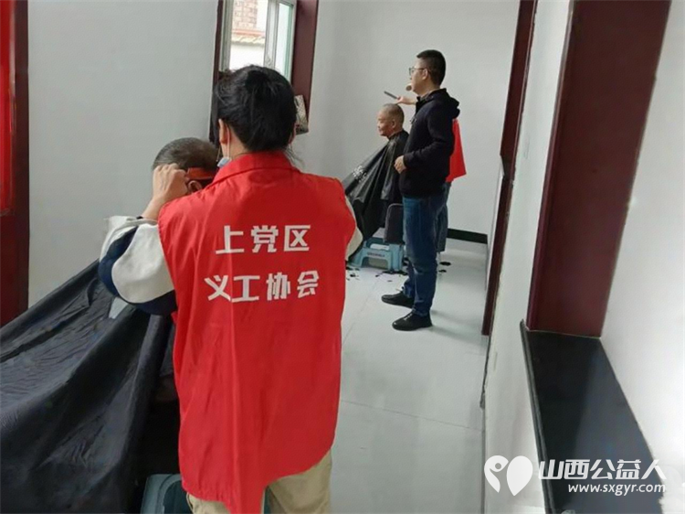 爱心义诊进社区公益理发暖人心----上党区义工协会志愿者面向横河村居民提供免费义诊和理发服务将志愿服务工作延伸到百姓家门口 - 第12张 - 山西公益人 爱心义诊进社区公益理发暖人心----上党区义工协会志愿者面向横河村居民提供免费义诊和理发服务将志愿服务工作延伸到百姓家门口 - 第12张