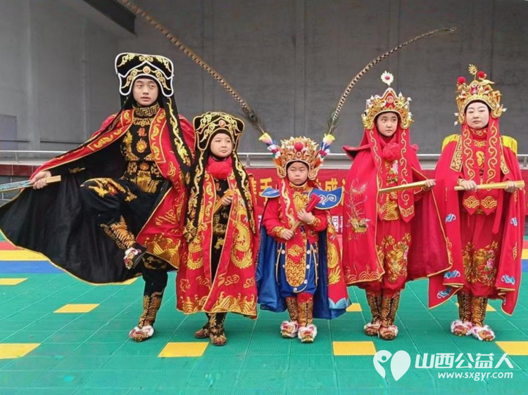 国庆中秋双节传情暖乡村公益同行护夕阳----寿阳县卡卡公益携手山西鼎盛源煤层气股份有限公司走进寿阳县草沟村80袋白面发放给高龄老人 - 第8张