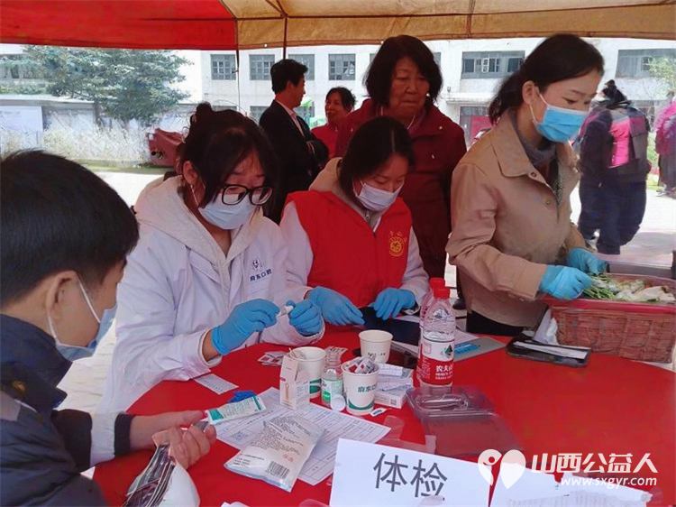 国庆中秋双节传情暖乡村公益同行护夕阳----寿阳县卡卡公益携手山西鼎盛源煤层气股份有限公司走进寿阳县草沟村80袋白面发放给高龄老人 - 第4张