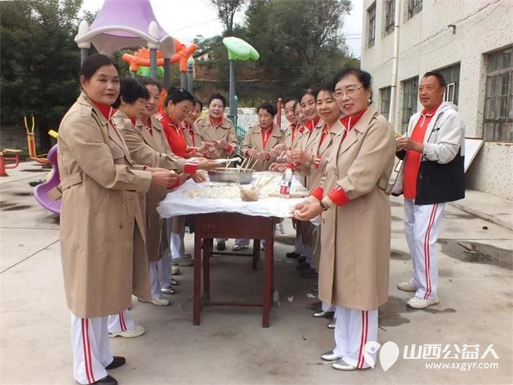 国庆中秋双节传情暖乡村公益同行护夕阳----寿阳县卡卡公益携手山西鼎盛源煤层气股份有限公司走进寿阳县草沟村80袋白面发放给高龄老人 - 第1张