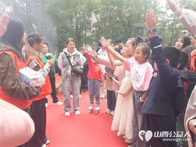 共筑中国梦想共建和谐社区----太原市龙城义工联合万柏林区小井峪街道长风街北社区、恒大雅苑物业服务中心、璎艺艺术舞蹈学校2025年国庆节中秋节主题活动 - 第12张