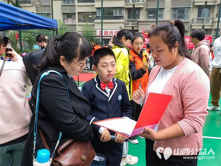 共筑中国梦想共建和谐社区----太原市龙城义工联合万柏林区小井峪街道长风街北社区、恒大雅苑物业服务中心、璎艺艺术舞蹈学校2025年国庆节中秋节主题活动 - 第6张