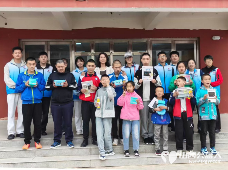 山西千禧集团志愿服务在太原市灵星社区服务中心、阳曲县残疾人康复中心举行志愿者看望了孤独症孩子们 - 第1张
