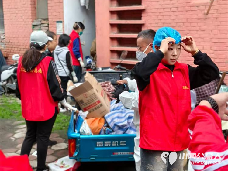 指尖拂尘温暖入心----太原市志愿者小分队志愿者帮助失孤老人家居整改爱心活动有感 - 第7张