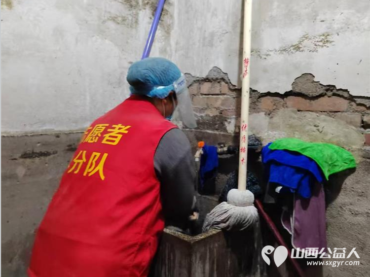 指尖拂尘温暖入心----太原市志愿者小分队志愿者帮助失孤老人家居整改爱心活动有感 - 第26张