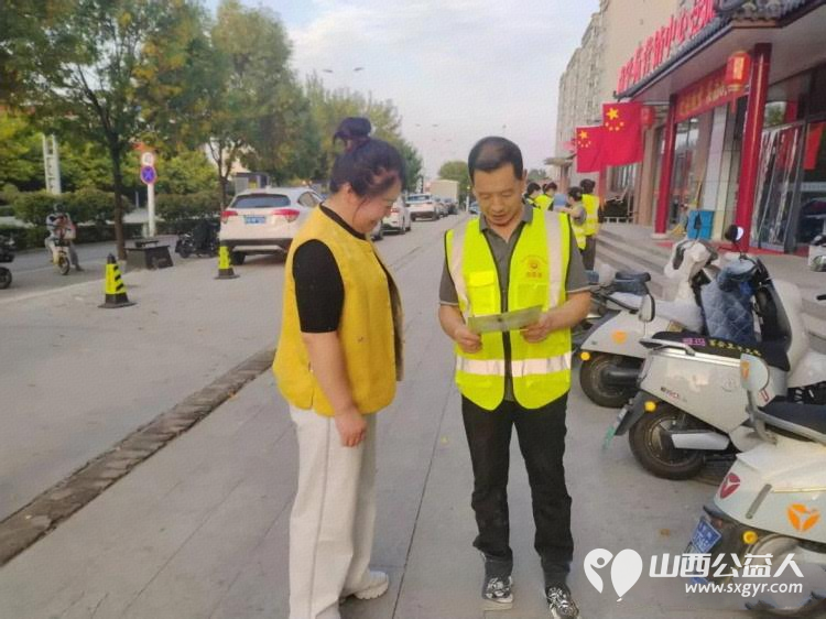 国庆中秋双节临近护民生 忻州市环保志愿者协会志愿者走进古城西门外餐饮区筑牢食安防线 - 第4张 - 山西公益人 国庆中秋双节临近护民生 忻州市环保志愿者协会志愿者走进古城西门外餐饮区筑牢食安防线 - 第4张