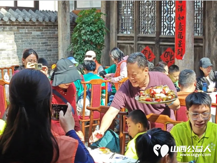 山西会馆回访太原市安健儿公益中心并收购爱心蔬菜用于清徐关帝城关公宴及非遗美食体验区 - 第3张