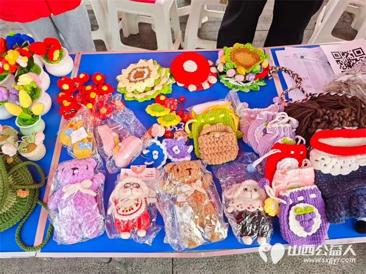 介休市北关街道彦博路社区志愿者协会联合杭州蔻德罕见病关爱中心以仁爱之心携手共进在博物馆广场举行爱心义卖活动让爱的火种燃遍每一个角落 - 第17张 - 山西公益人 介休市北关街道彦博路社区志愿者协会联合杭州蔻德罕见病关爱中心以仁爱之心携手共进在博物馆广场举行爱心义卖活动让爱的火种燃遍每一个角落 - 第17张