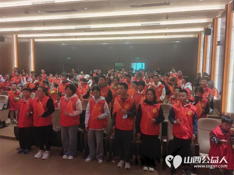 传承红色基因共筑家国情怀----临汾市志愿服务联合会举办了迎国庆爱国主义教育活动让在场所有人接受了一次深刻的爱国主义精神洗礼 - 第6张 - 山西公益人 传承红色基因共筑家国情怀----临汾市志愿服务联合会举办了迎国庆爱国主义教育活动让在场所有人接受了一次深刻的爱国主义精神洗礼 - 第6张
