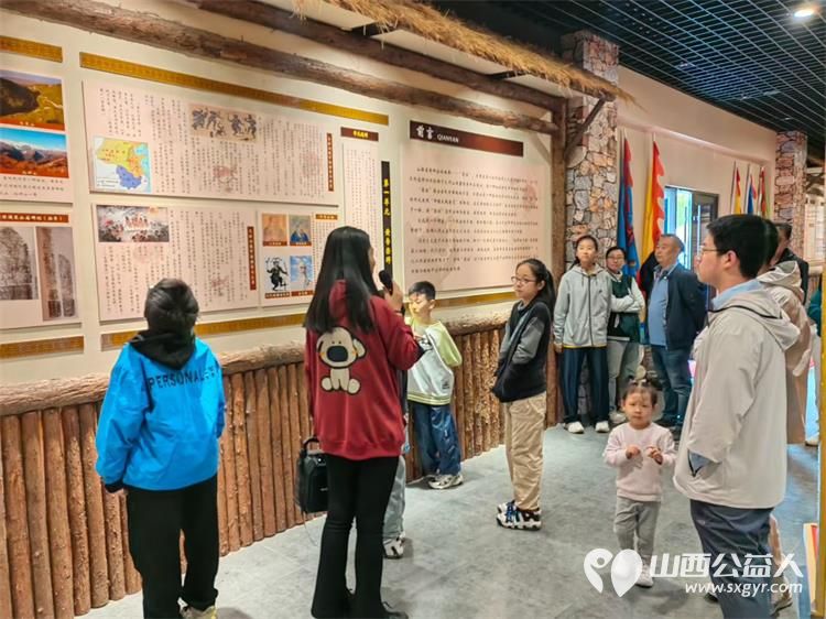 国庆节中秋节太原市龙城义工10月3日去寿阳天天养老院关爱老人活动和老人们一起高高兴兴地过两节 - 第10张 - 山西公益人 国庆节中秋节太原市龙城义工10月3日去寿阳天天养老院关爱老人活动和老人们一起高高兴兴地过两节 - 第10张